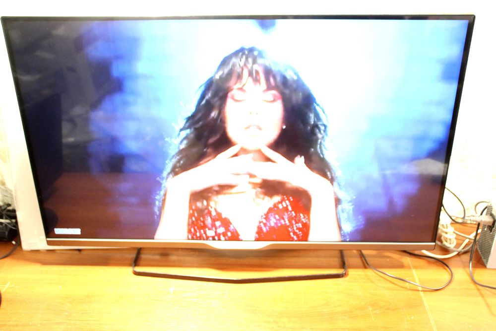 42” Philips 42PFL6008S Smart TV, Wi-Fi, 3D, состояние отличное
