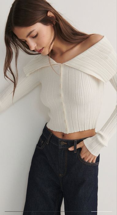 Кофта з відкритими плечима