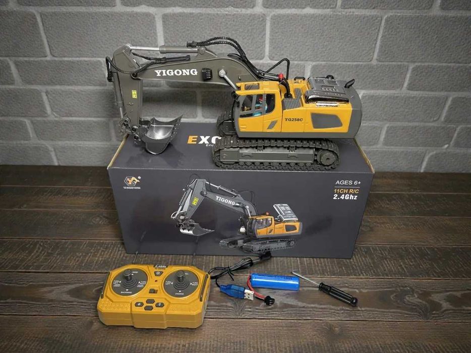 Радіокерований екскаватор Yigong — для гри вдома та на подвір’ї