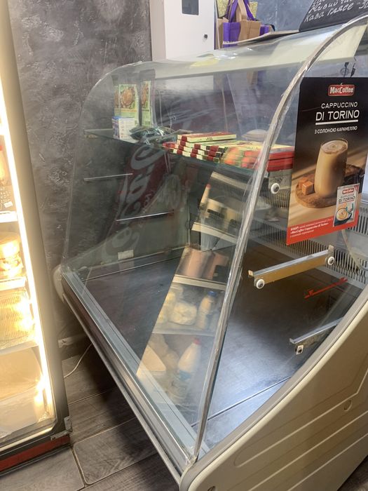 Продається холодильна вітрина