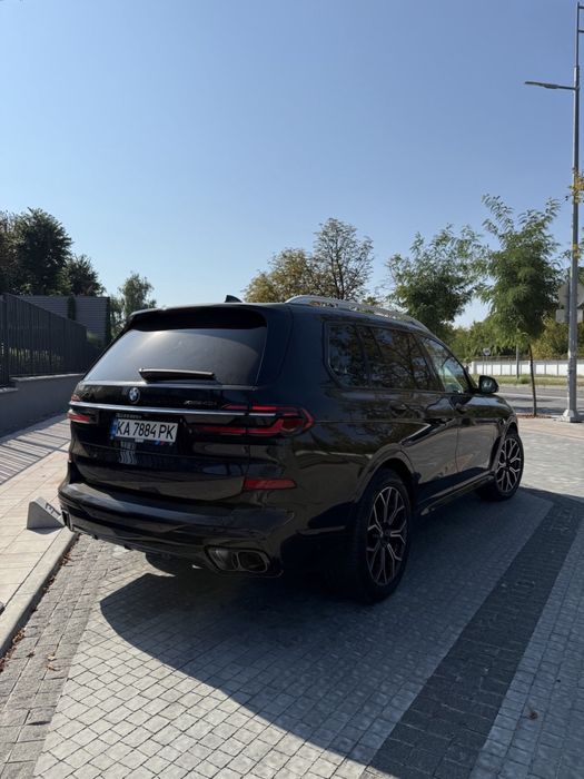 Продам  BMW x7 шикарный