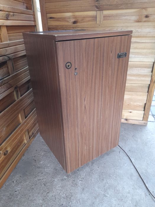 Lodówka absorpcyjna Electrolux mini bar w zabudowie