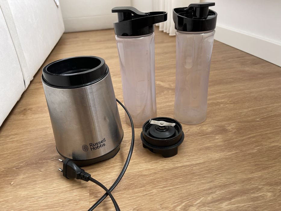 Mini liquidificadora com 2 copos