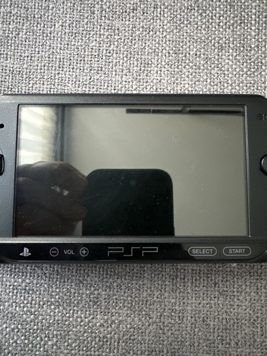 PSP E1004 przenośna konsola