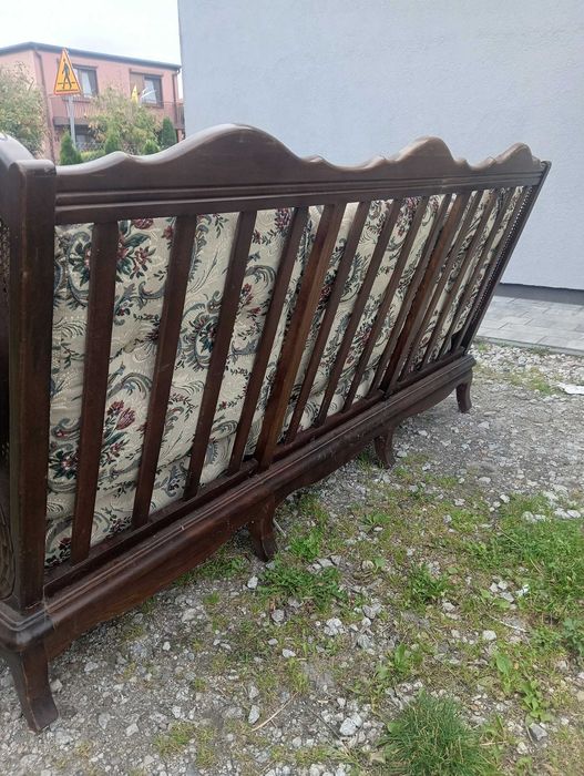 Kanapa w stylu Ludwikowskim