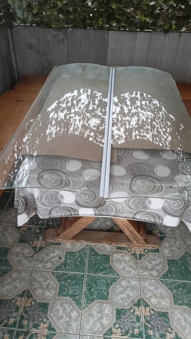 Скляні двері в душову кабіну