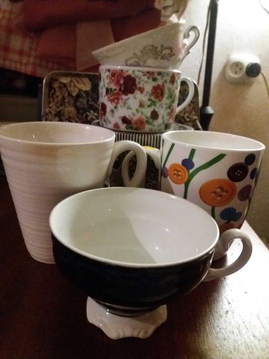 Продам чашки,, подставки