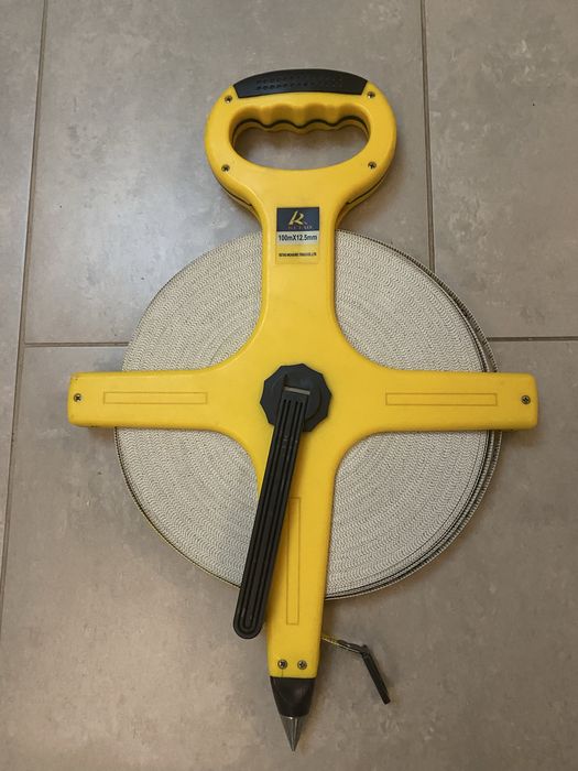 Рулетка 100 метрова