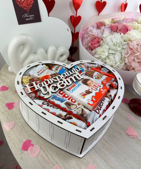 Подарунковий бокс «Серце» до 14 лютого.Солодкий подарунок з солодощами