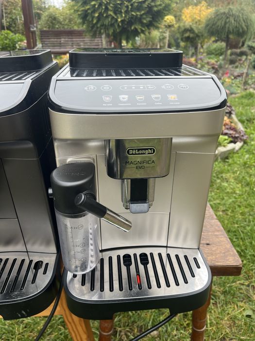 Кавомашина Delonghi magnifica evo Latte 24 року