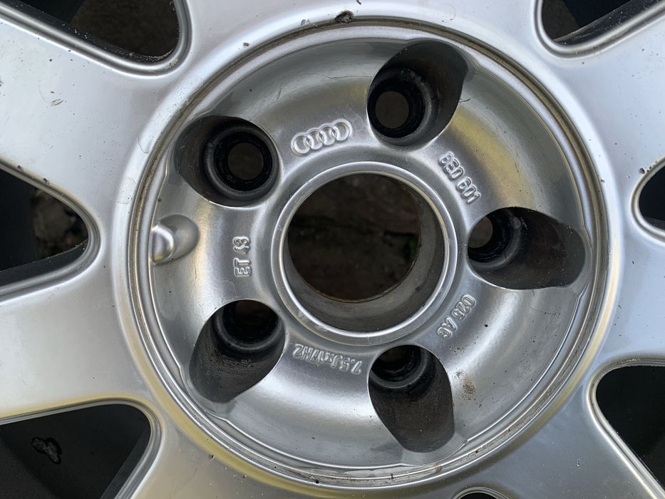 Kola felgi aluminiowe Audi 235/45R17 opony Continental