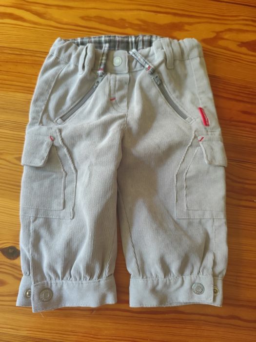 Spodnie beżowe..