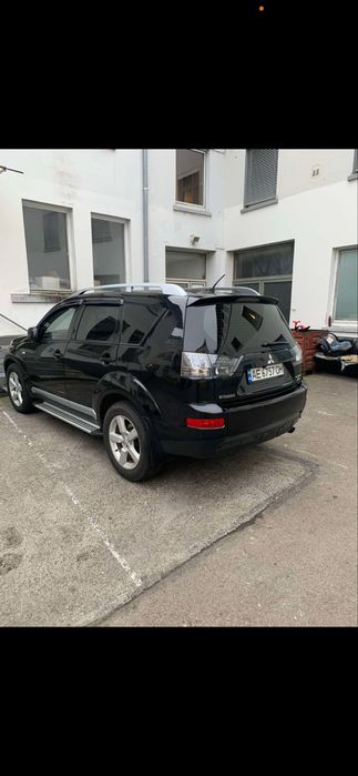Mitsubishi Outlander XL