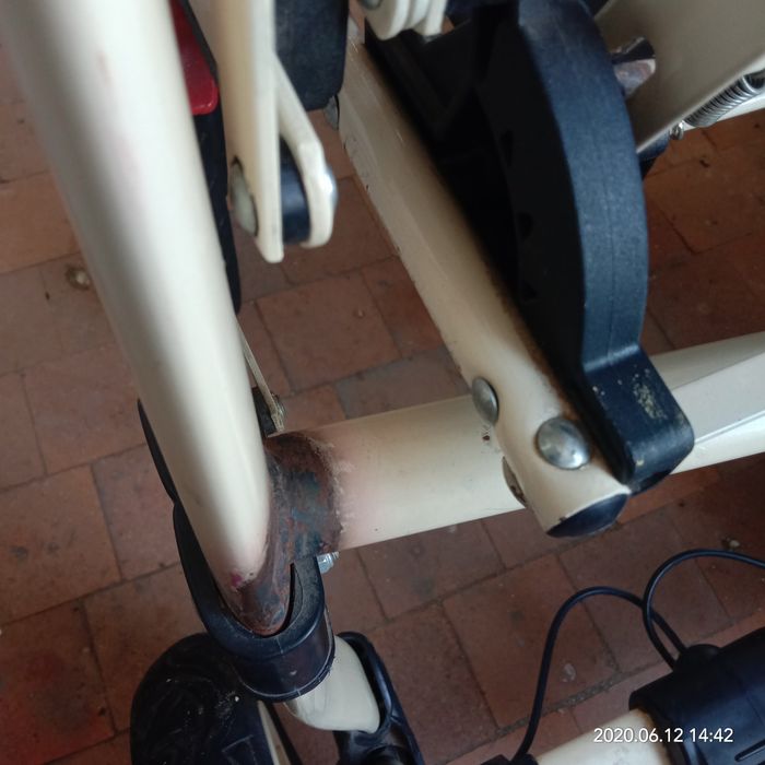 Продам  коляску  ( Cosmos  Adamex)