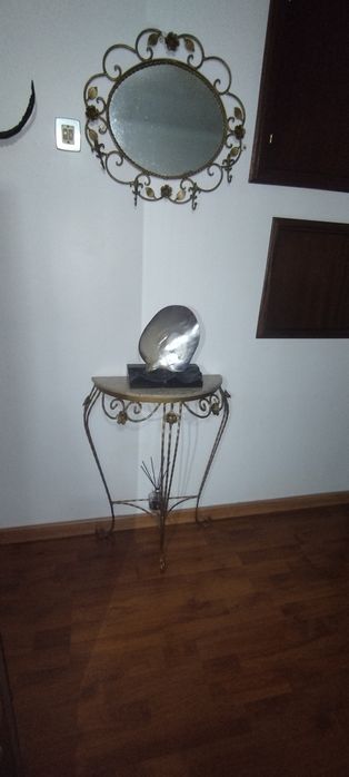 Credencia com espelho ferro