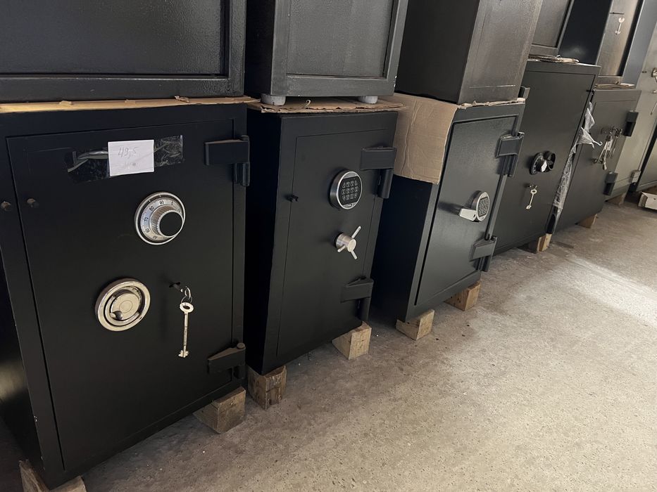 Сейфи кодові взломостійкі 2 клас вибір