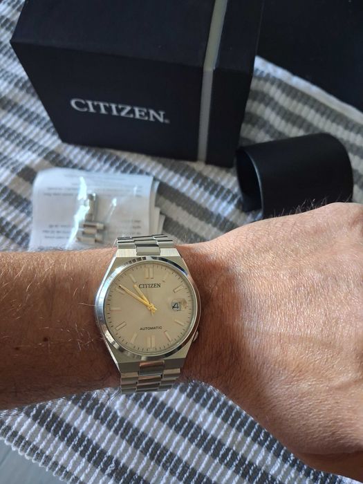 Relogio Citizen tsuyosa 40mm beje como novo
