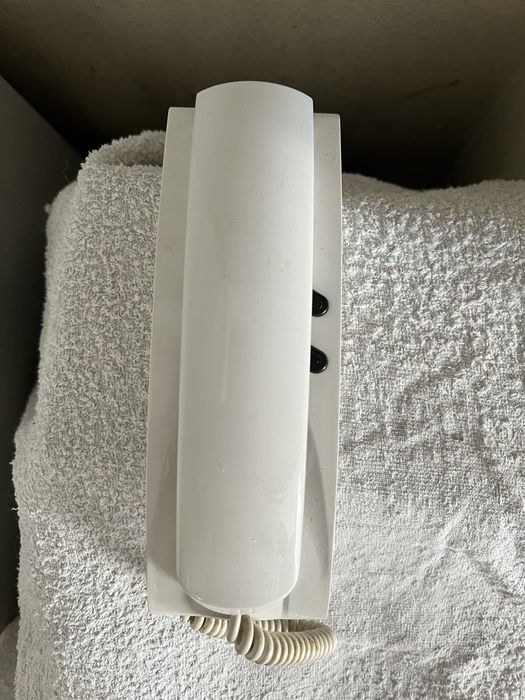 Campainha com 2 telefones.