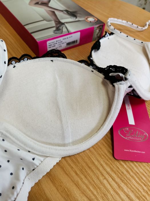 Комплект нижнего белья. Бюстгалтер трусики.