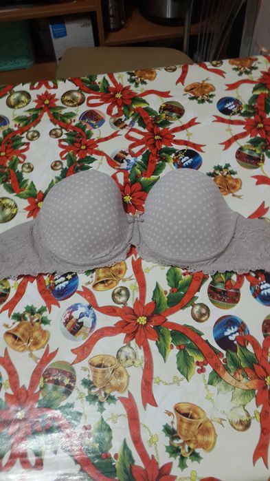 Бюстгальтер балконет