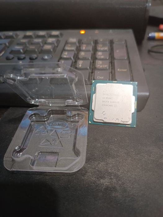 Intel I3 - 8100T