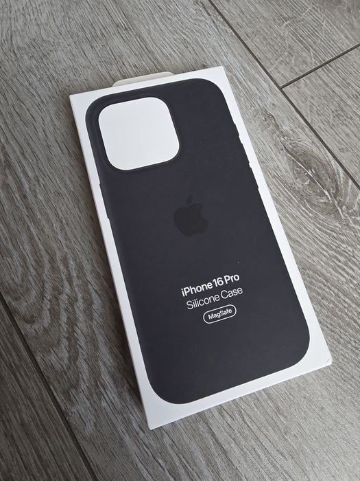 Apple Silicone Case with MagSafe Black iPhone 16 Pro (MYYJ3ZM/A)