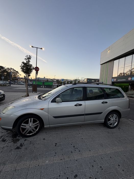 Ford Focus,1.8. Cinzento