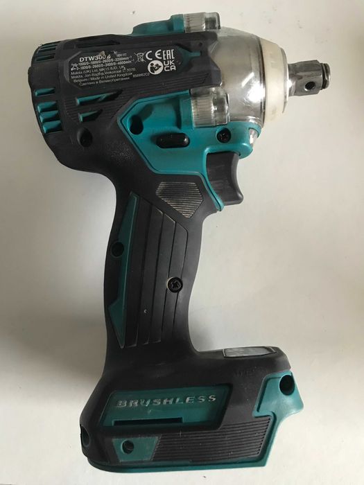 Гайковерт безщітковий ударний Makita DTW300 з Англії