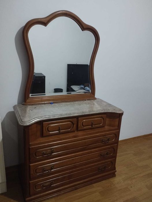 Movel com espelho e mármore