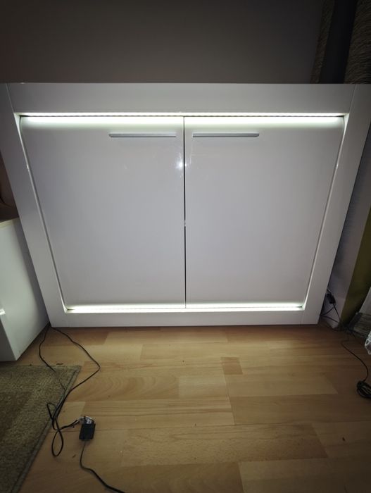 Witryna, szafka, komoda L- light z listwą LED Agata Meble zestaw kompl