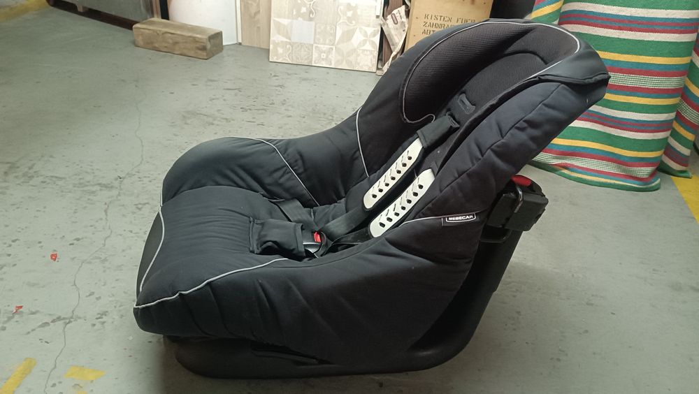 Cadeira Auto Bebecar 0-18kg– Conforto e Segurança para o Seu Bebé