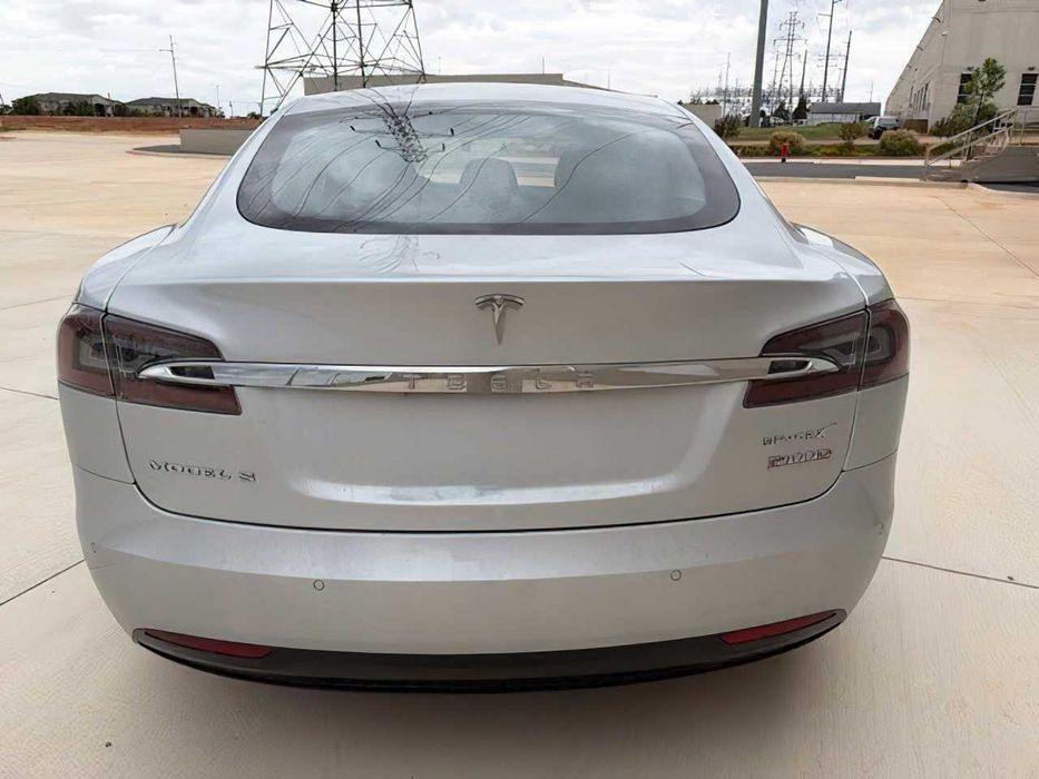 Tesla Model S P100D      2016