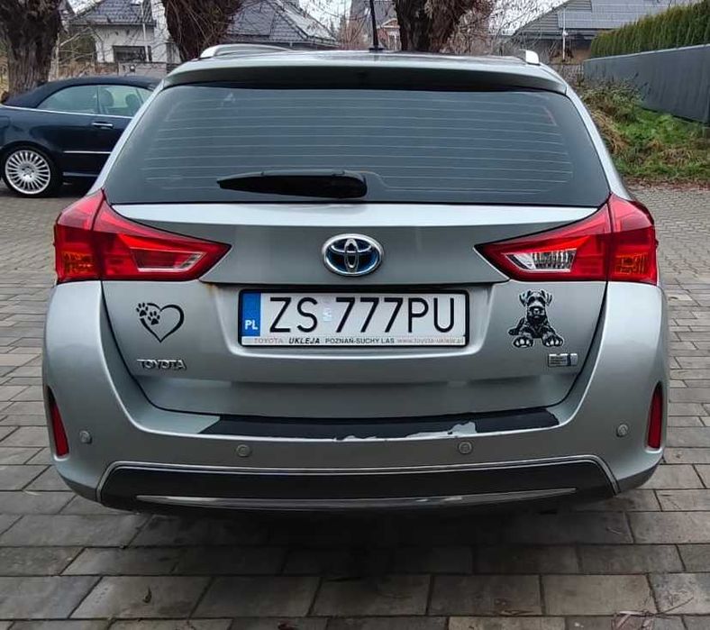 Toyota Auris kombi 1.8 hybrid