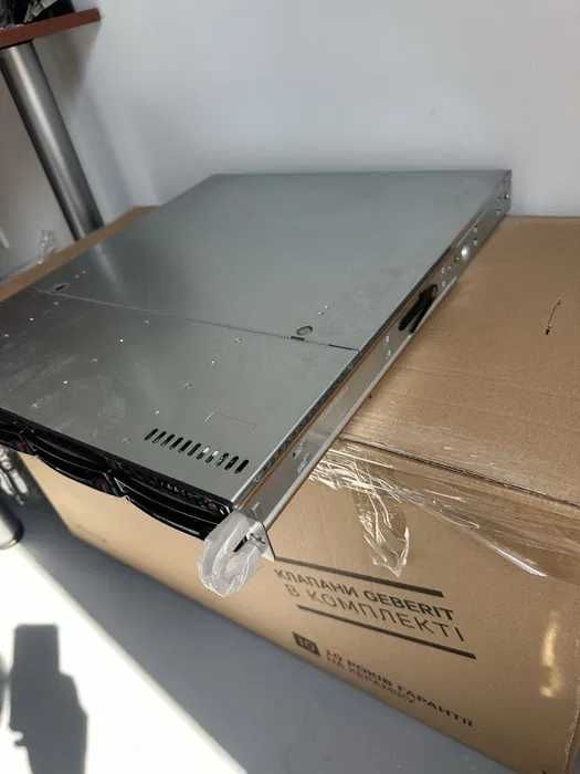 Сервер Supermicro CSE-813M