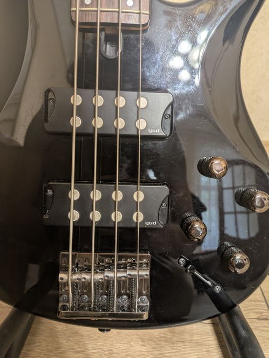 Бас-гітара Yamaha TRBX304