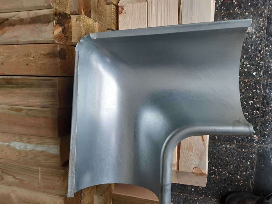 NAROŻNIK Rynny 150 Ocynk Tłoczony wewnętrzny kąt 90 st Rynna 150 mm