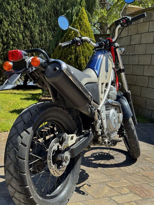 Yamaha XG250 Tricker