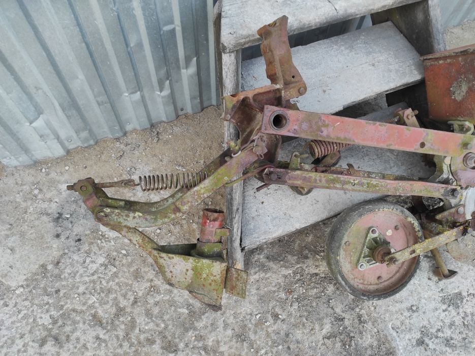 Продам секції бурякової сівалки