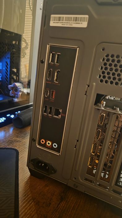 Mini itx - i5-10400f Rx6650xt 16gb ram 1tb ssd