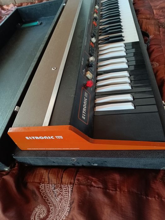 Organy/syntezator UNITRA Eltronic 109