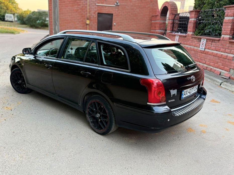 Продам Toyota Avensis 2005 року випуску