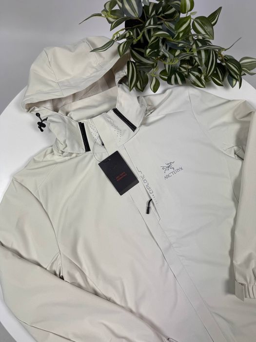 Вітровка arc’teryx