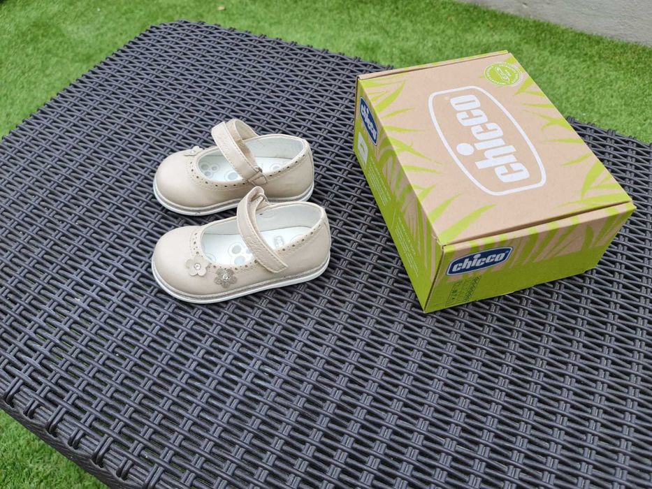 Sapatos chicco como novos
