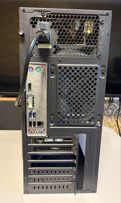 Игровой ситемный блок i3, dd4 8gb, rx470, ssd240, hdd 500