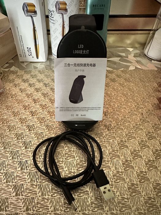 Беспроводная зарядка 3 в 1 , телефон , часы , наушники