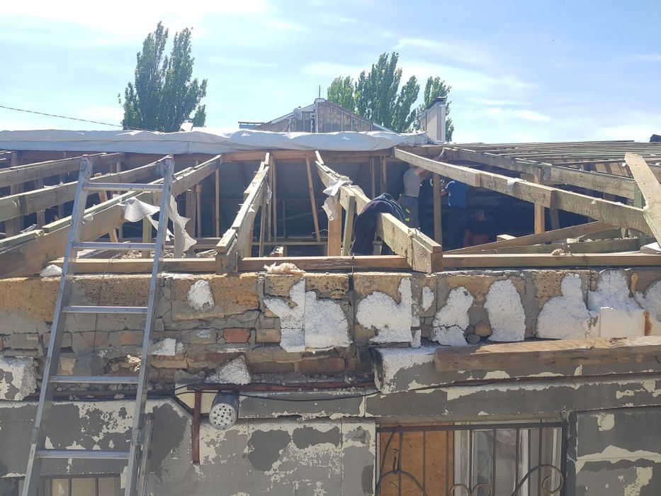 Зашивка окон ОСБ. Кровля. Брезент. Профнастил по вашему размеру. Гибка