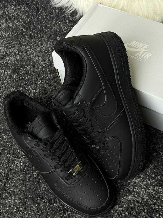 Нові оригінальні кросівки nike air force 1 чоловічі найк форси чорні