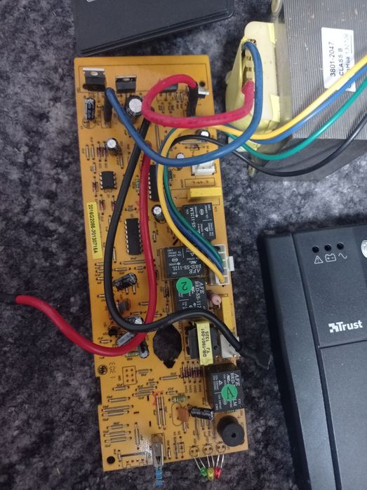 Безперебійний на запчастини.