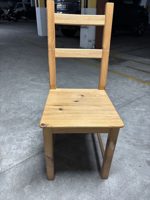 Cadeira IKEA madeira