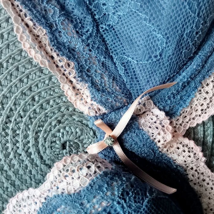 Biustonosz Esotiq 65D